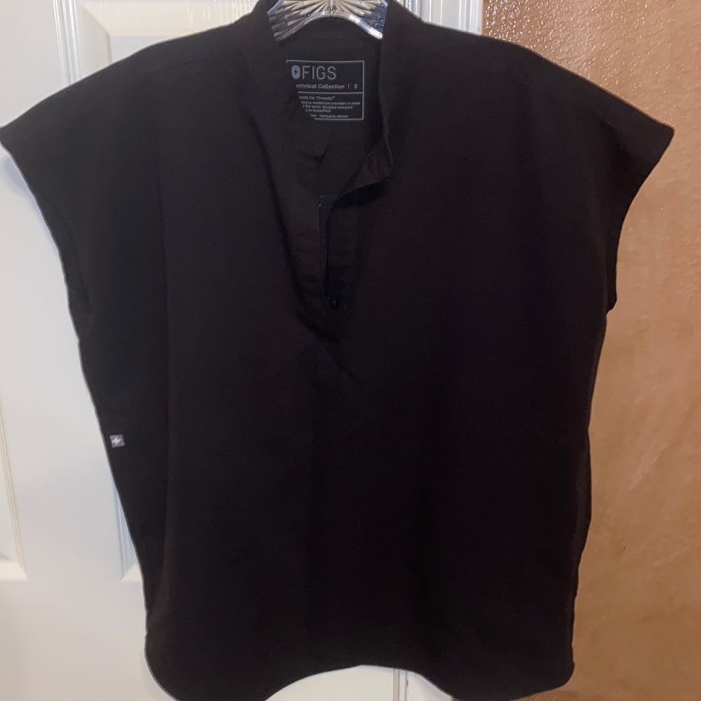 FIGS Rafaela™ Oversized Scrub Top and Zamora Jogger Pant